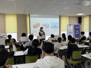 사진)수원시가 수원청소년문화센터에서 청소년 대상 ‘찾아가는 주민참여예산학교’를 운영하고 있다.    