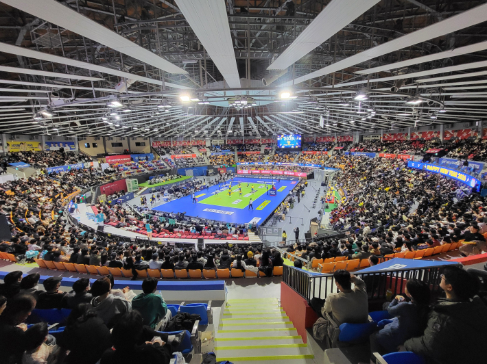 프로배구 여자부 현대건설 홈구장인 수원체육관  