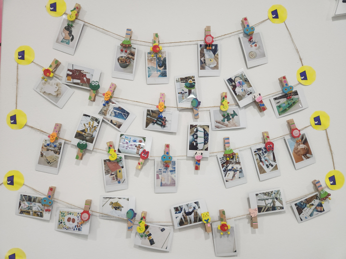 사진으로 전시된 아이들의 작품들