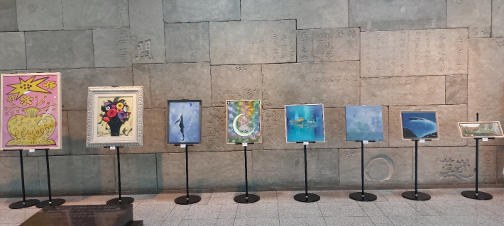 우측 8개 전시작품