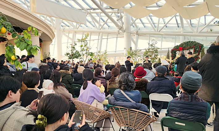 150여 명의 시민이 함께한 가운데 성황리에 열린 일월수목원 '선율' 음악회