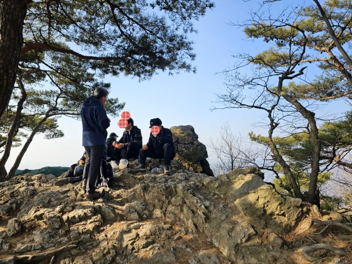 망중한을 즐기는 시민들