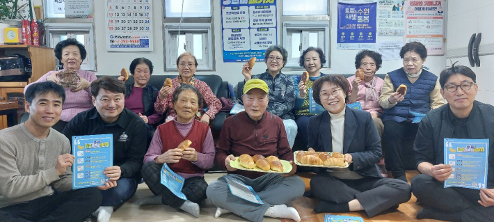 관내 베이커리에서는 간식을 제공했다.