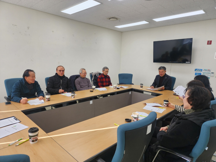 1시간 반 동안 진중하게 진행된 후원 이사회 회의 모습