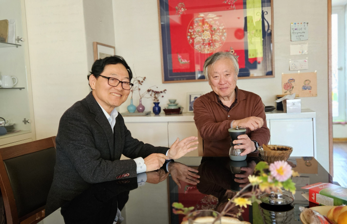 맹 시인이 이문열 작가를 만났다. (사진 제공-맹기호)