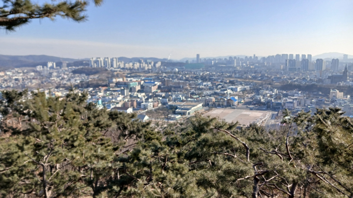 서장대에서 내려다 본 수원화성행궁과 시내전경