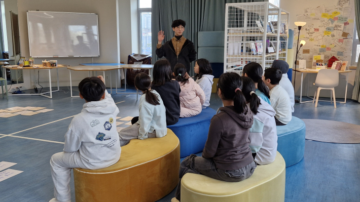 악플 나라 요정 사건을 공부하기 위해 모인 친구들