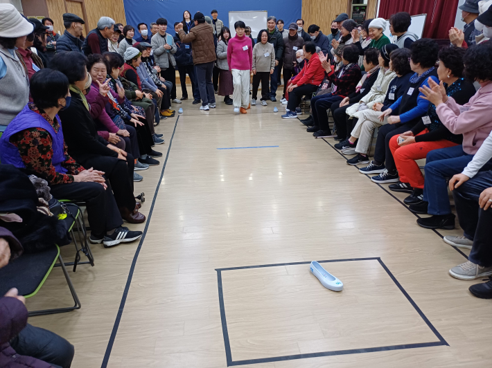 고무신 던지기 전경