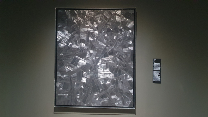 숯의 물성과 생명력을 담아낸 이배 작가의 작품