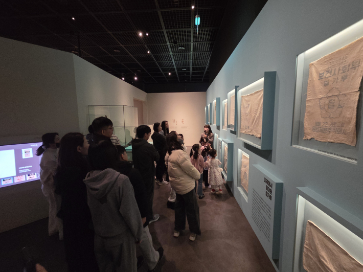 큐레이터가 설명해주는 탄수화물 연대기 재미 두 배