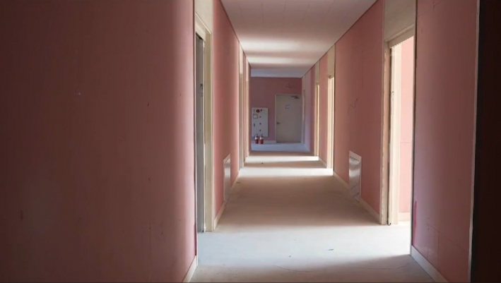 공사가 중단된 신축 센터 현장