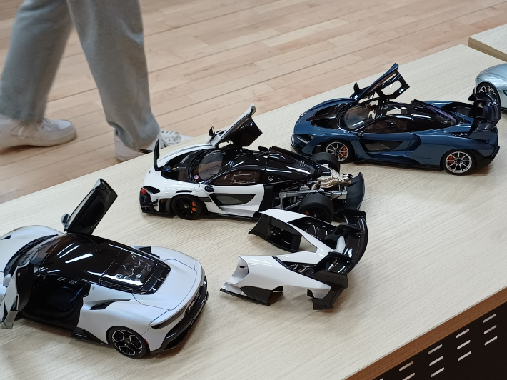 모형 자동차 엔진 소개