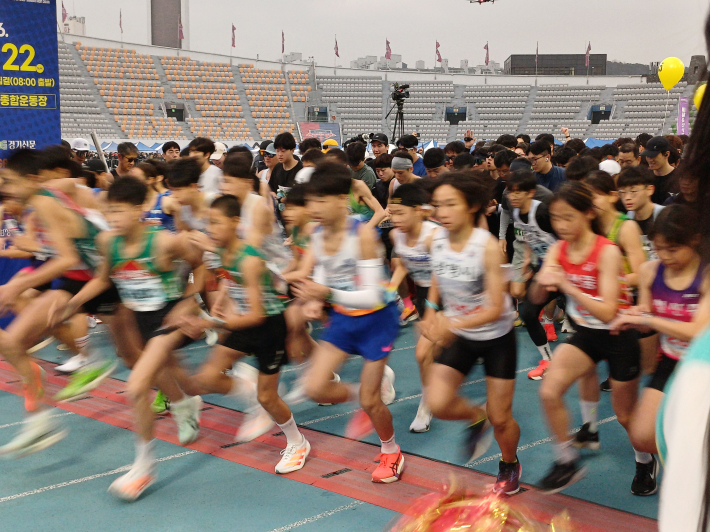 10km 출발 어린이들의 모습