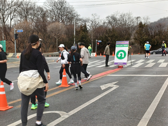 10km 반환점인 5km의 달리는 모습