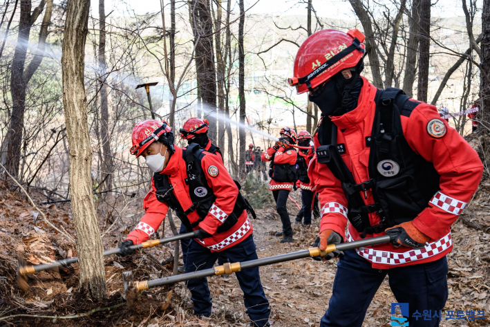 수원시 산불진화 모의훈련 장면 (사진 제공=수원시공원녹지사업소)