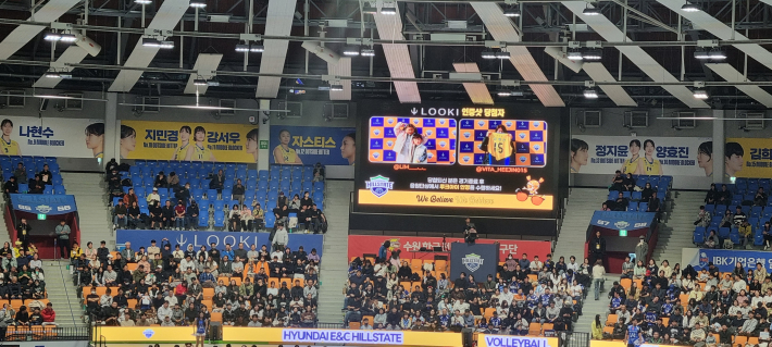 팬들을 위한 팬 서비스는 경기 중 필수 사항이다. 