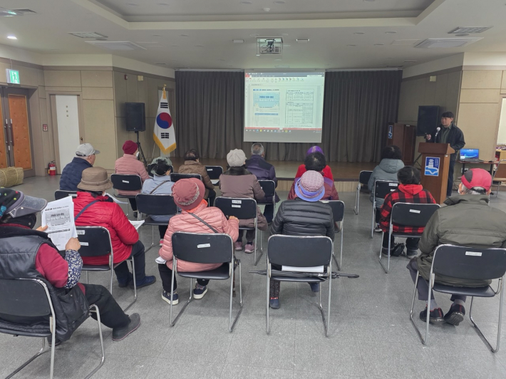 안전교육을 실시하고 있다.