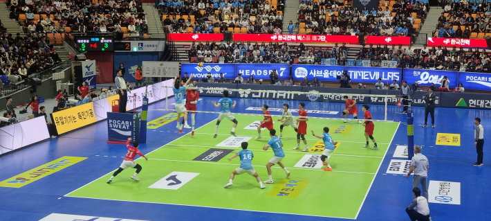 한국 전력의 주 공격수의 공격