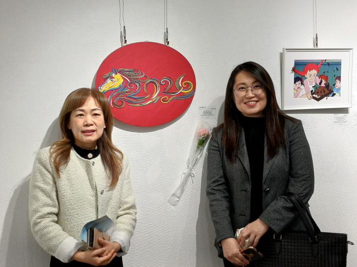 김효정 작가(우) <붉은 말>