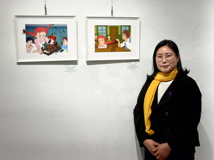 이혜옥 작가의 <인연의 시작>, 42.5✕32.5cm, 자투리 가죽, 아크릴 물감, 2026