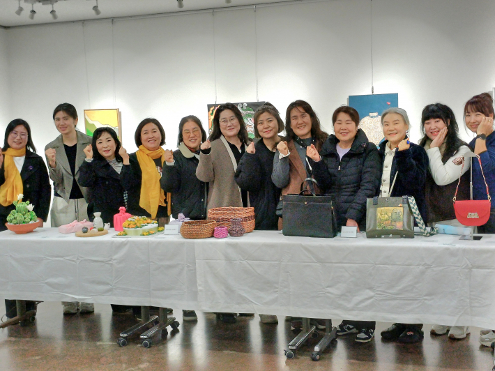 공예 작품 전시장 전경