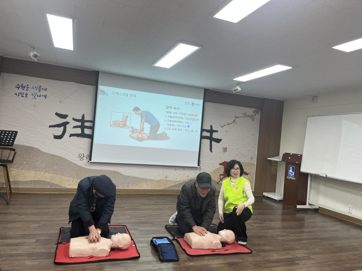 '핵심 쏙쏙 !'권선구, 찾아가는 경로당 맞춤형 교육 진행