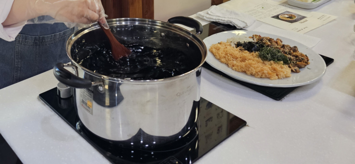 양념장을 잘 끓여야 한다