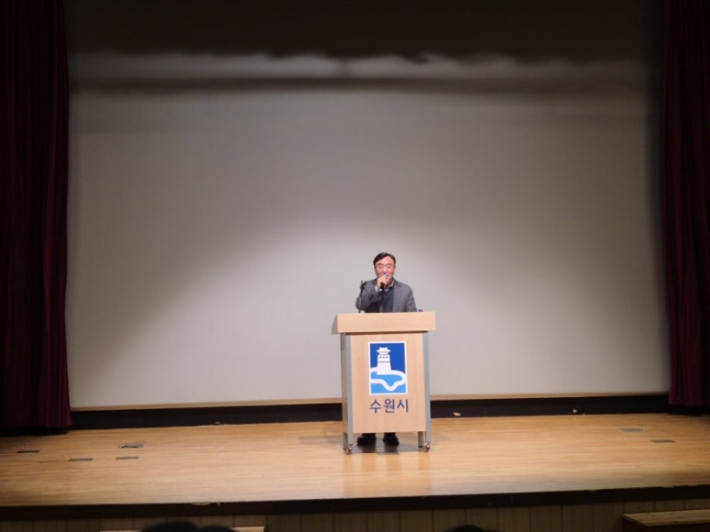 수원시청소년청년재단 최종진 이사장님의 인사말