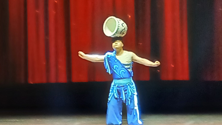 동춘서커스 1부 머리항아리 공연