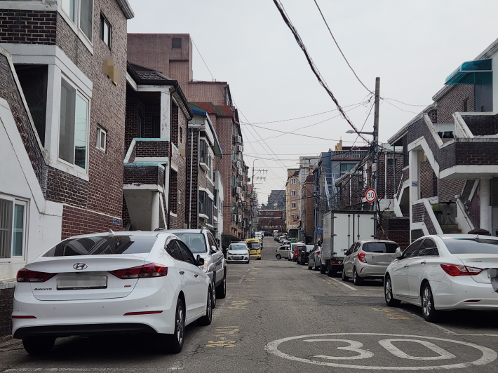 수원시 권선구 탑동 일대 빌라 밀집지역 골목 풍경