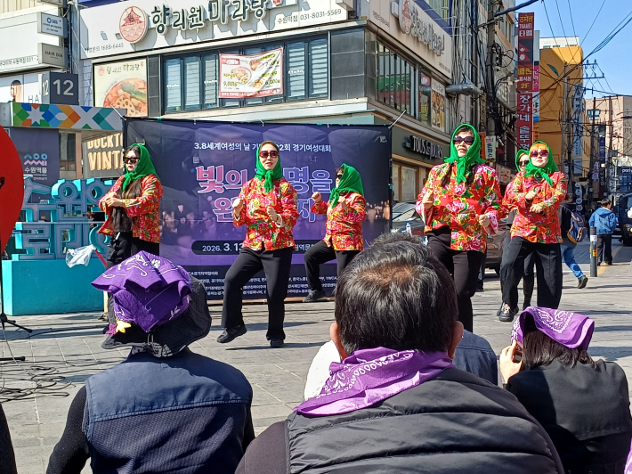 '정만천하 이주여성협회 공연 전경