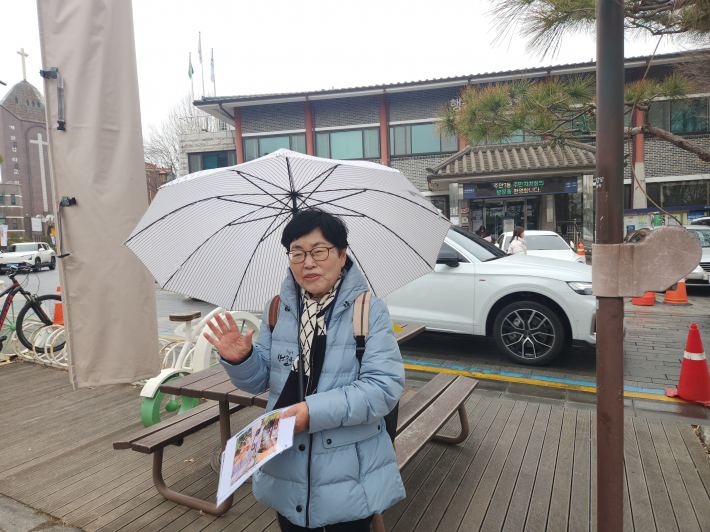 마을해설사의 안내로 시작된 행궁동 '왕의 골목' K-드라마 코스 탐방