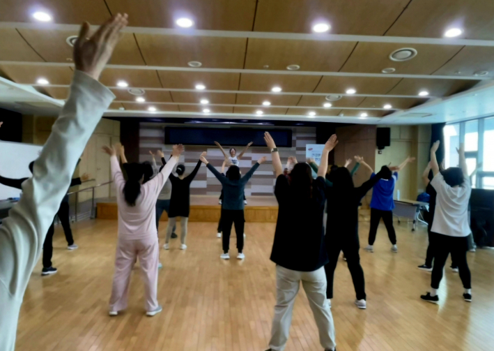 준비운동 하는 모습