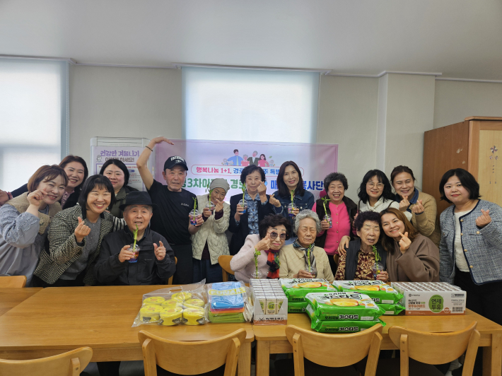 수원시 매탄4동, 삼성3차아파트 경로당·매사愛봉사단  봄맞이 다육이 식물심기 체험 봉사