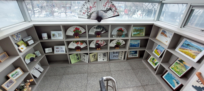 주민자치센터 프로그램 회원들의 작품 전시