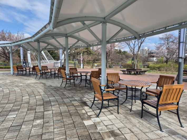 올봄, 가족과 함께 신동수변공원에서 느긋한 봄나들이를 계획해 보는 것은 어떨까.