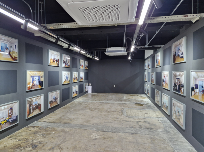 특별전 《파밀리아》는 '가족과 가족사진'이라는 부제를 달고, 보편적 의미와 함께 깊은 주제를 풀어내고 있다.