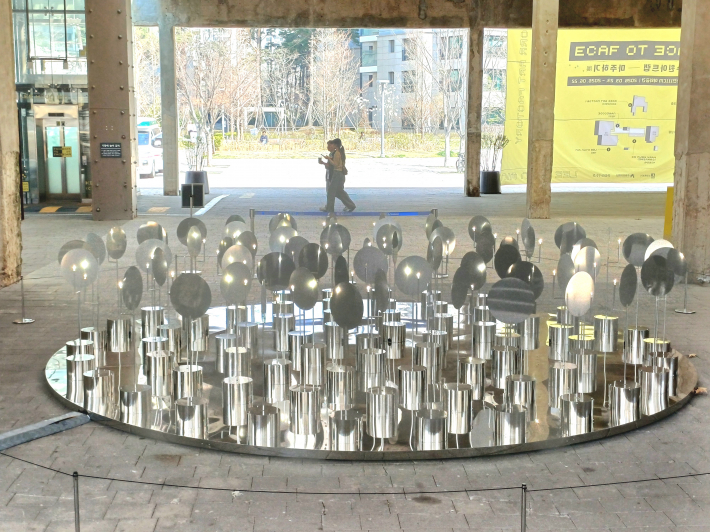 '마주하기' 작품 전경