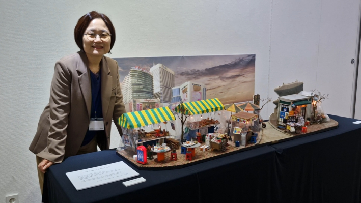 1992년 동대문 시장 거리의 낭만을 나타낸 김정미 작가