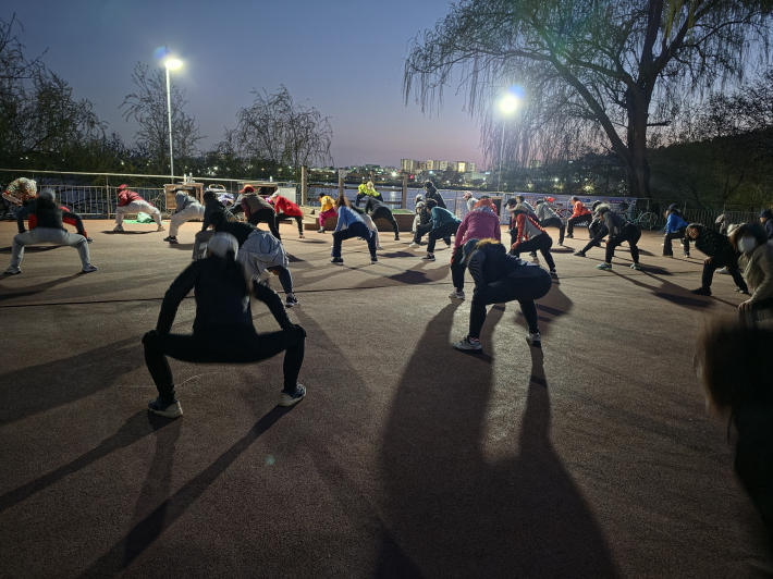 본 운동 전 준비 운동으로 몸 풀기
