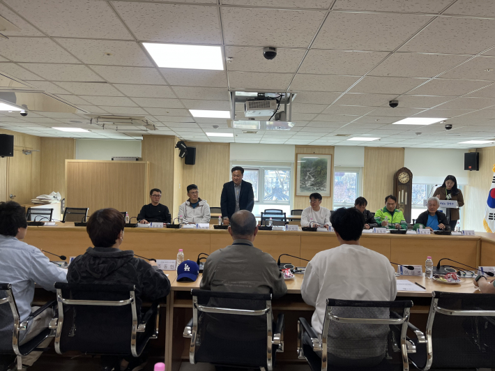 2026. 4. 8.(수) 팔달구청에서 각 동 환경관리원 반장과의 간담회 진행