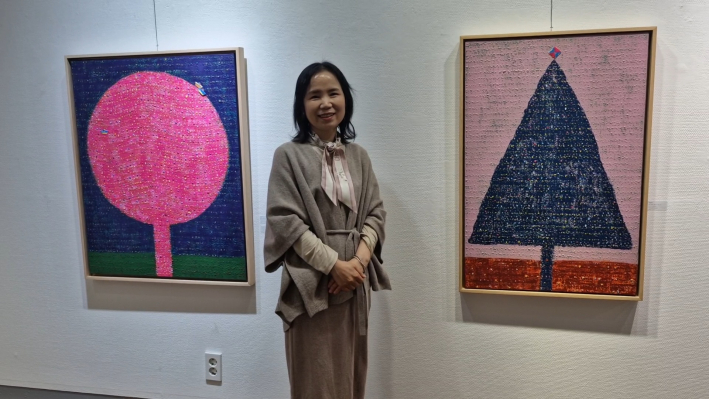 화홍작가 회장 손순옥 작가 그의 작품으로 '동심 놀다 꿈꾸는 나무'가 있다.