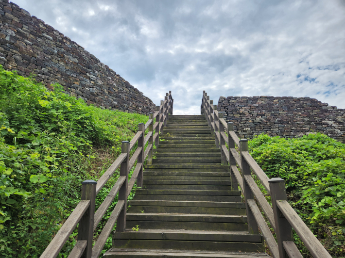 충청북도 단양에 있는 적성산성, 현문식 성문