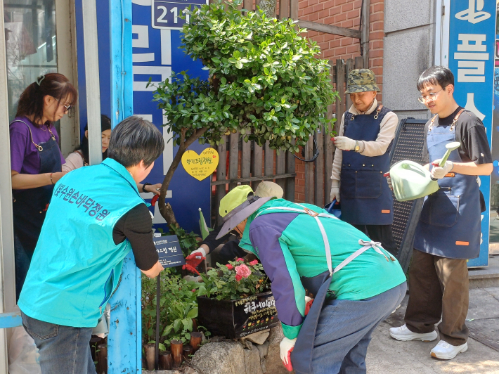 손바닥 크기의 '향기 드림 정원' 전경