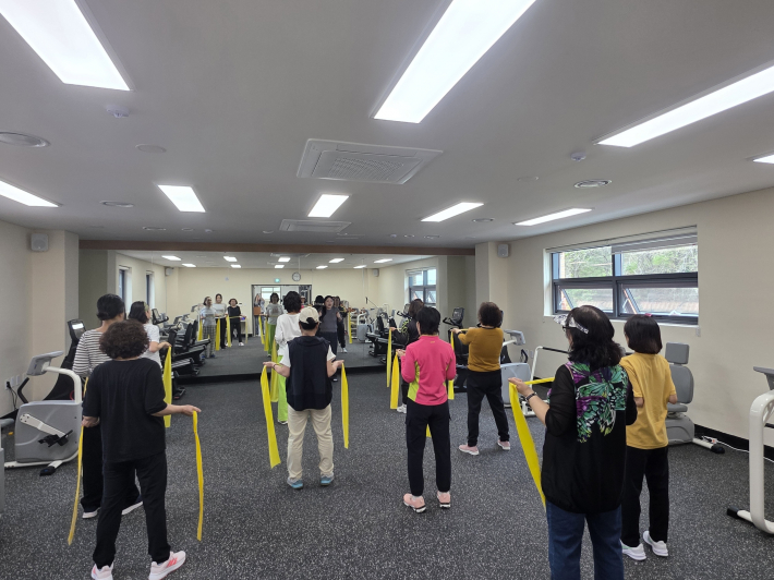 4월 '시니어 맞춤 순환운동 프로그램'을 처음 시작했다.