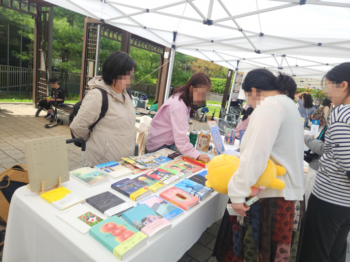 작은도서관·지역서점 홍보부스