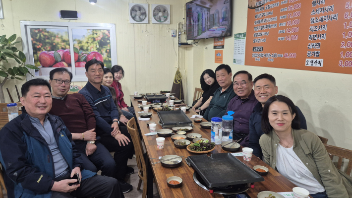 정자1동 방위협의회 회원들이 월례회의에 참석했다