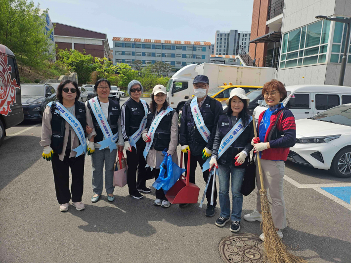 꽁초줍줍봉사단 활동 사진