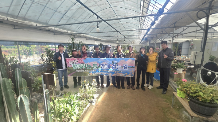 화초사업단 온실 속에서 단체컷