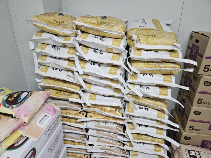 2026년 4월 수성교회에서 매교동에 봄을 맞아 백미10kg 30포 후원